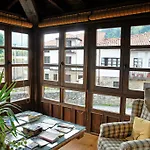 Pensionat Rural Ochohermanas 4*