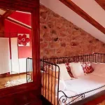 Pensionat Rural Ochohermanas 4*