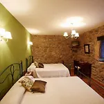 Rural Ochohermanas Guest house Las Fraguas